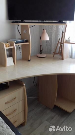 Компьютерный стол