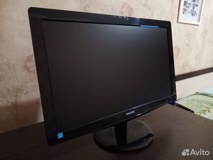 Монитор Philips 226V3L