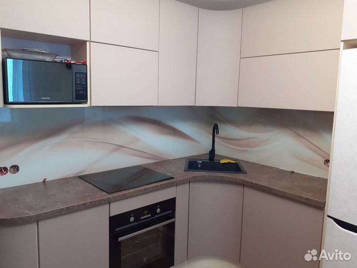 Стеклянный фартук