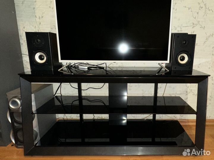 Полка Bello под телевизор