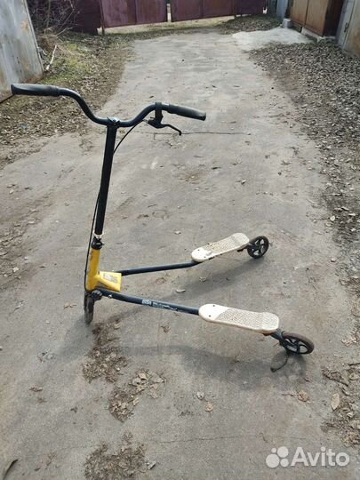 Самокат трайк трёхколёсный