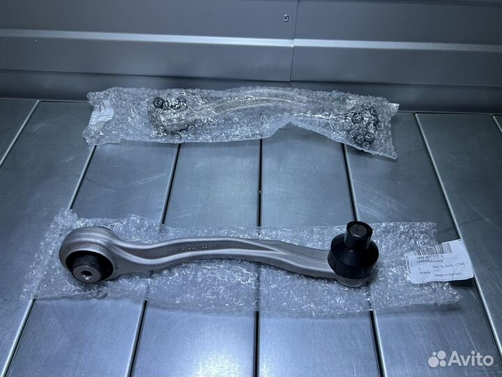 Рычаг передней подвески Audi Q5 Q7 4M0407510B