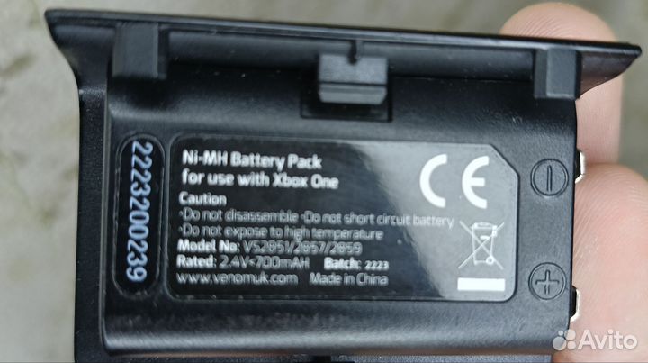 Зарядная станция Xbox One +2 ак