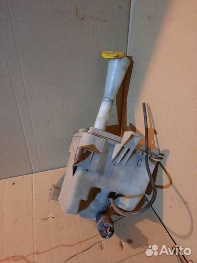 Бачек омывателя nissan almera n15