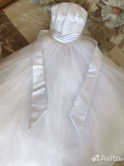 Свадебное платье