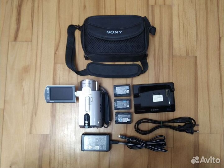 Видеокамера Sony Handycam DCR-SR300E