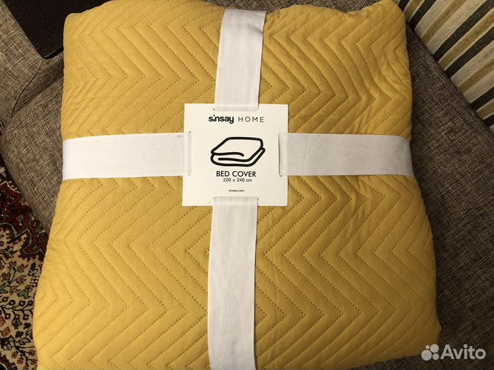 Пледы и покрывало