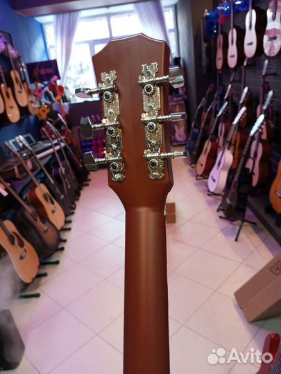 Акустическая гитара новая