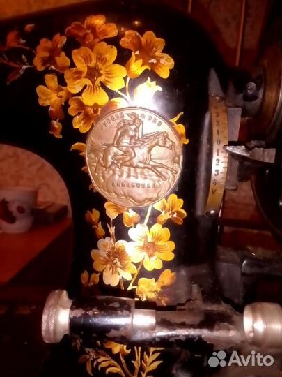 Швейная машина Singer