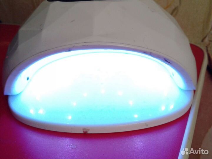 Лампа для ногтей в хорошем состоянии
