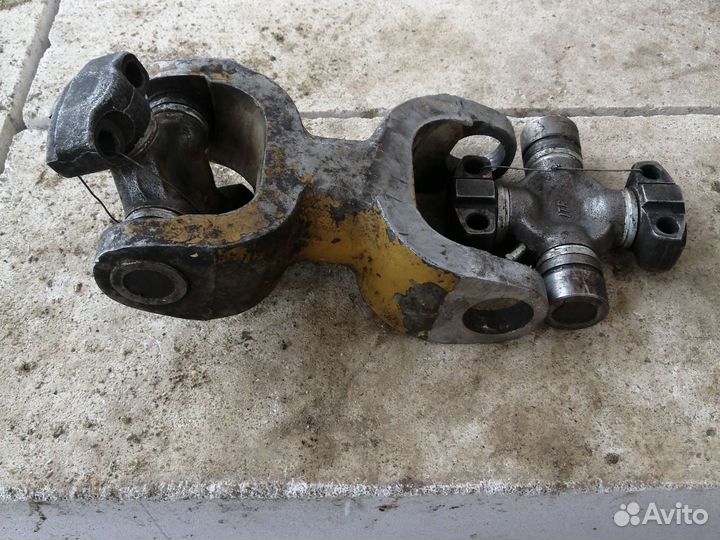 Кардан на бульдозер камацу D65E