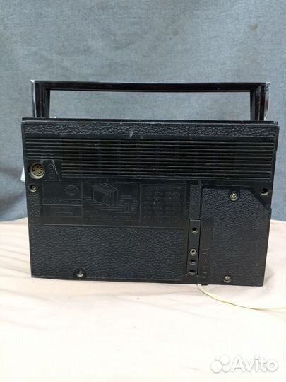 Радиоприемник VEF-202 СССР (сзр)