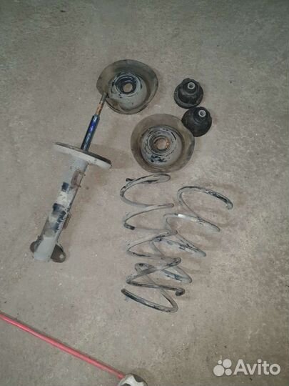 Пружина на мерседес 203