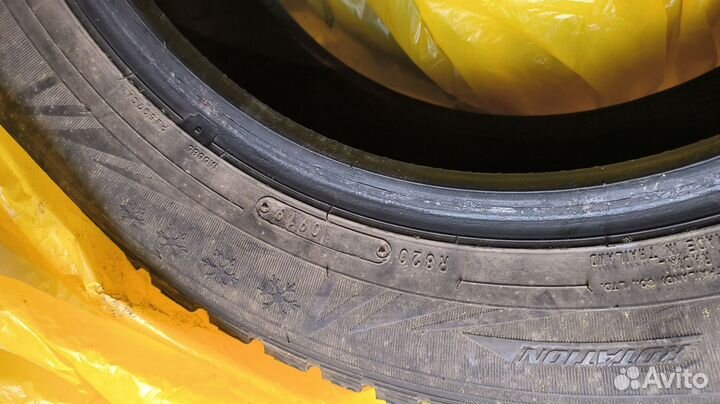 Dunlop SP Winter Ice 02 205/60 R16 96T