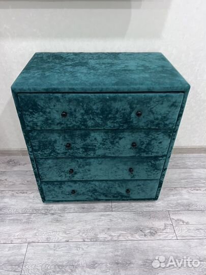 Кровать с мягким изголовьем