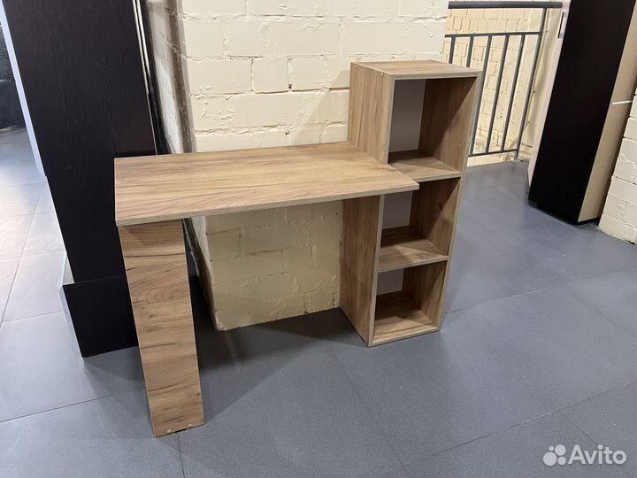 Стол компьютерный (новый)