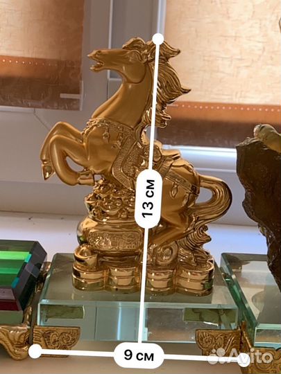 Статуэтка лошади по Восточному календарю