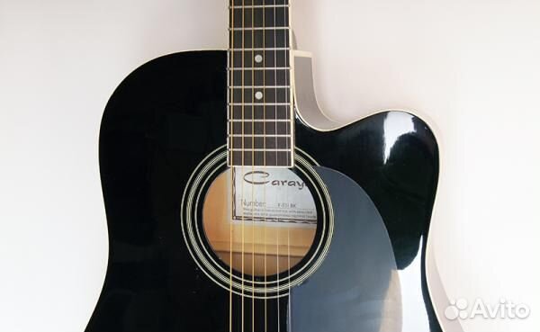 Акустическая гитара