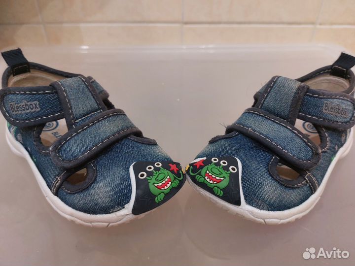 Сандали детские