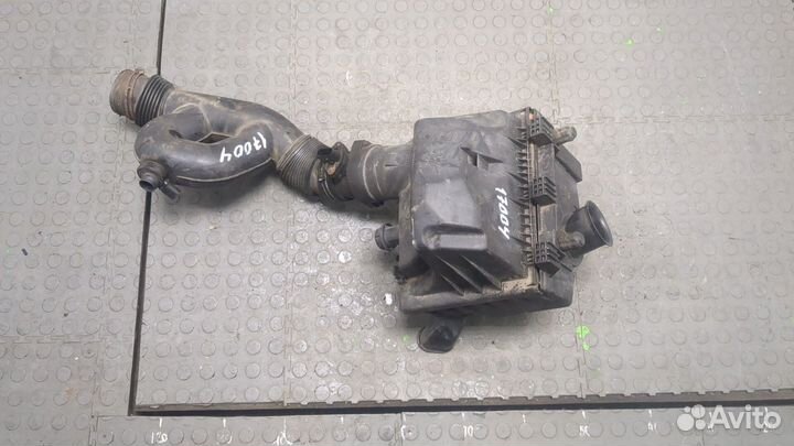 Корпус воздушного фильтра Volkswagen Transporter 4, 2003