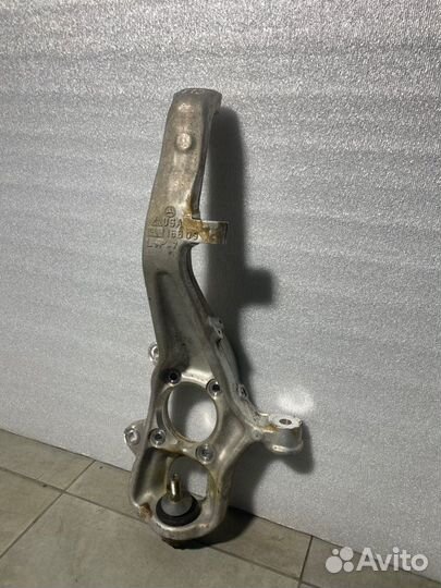 Кулак поворотный передний левый Mercedes-Benz