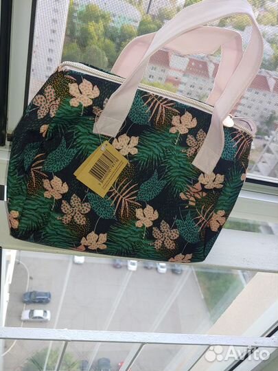 Косметичка ив роше новая