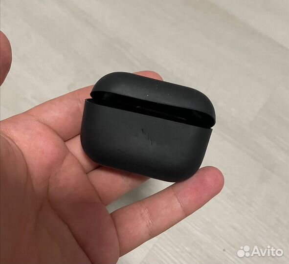 Чехол для кейса AirPods Pro