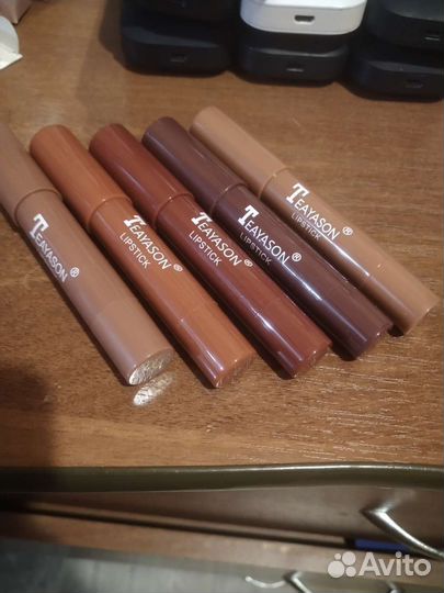 Тени для век