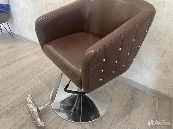 Парикмахерское кресло бу
