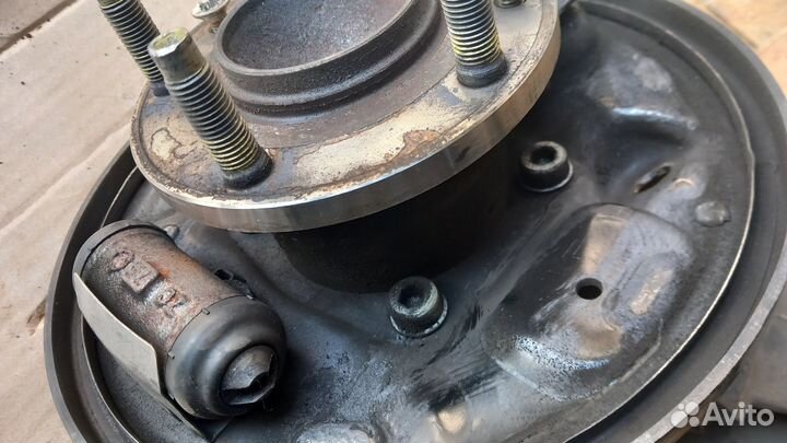 Escape Maverick Tribute 2WD задние рычаги +ступицы