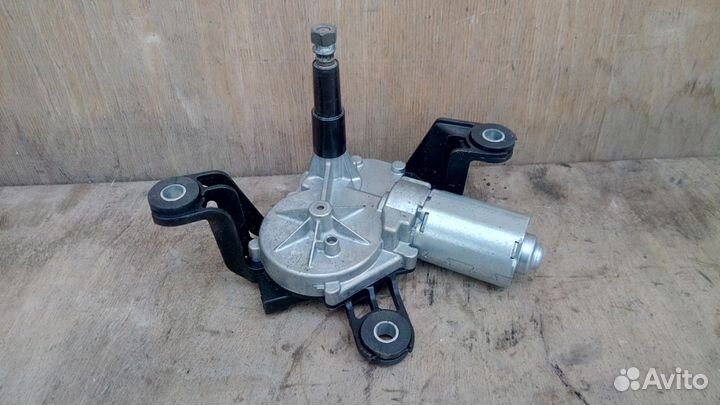 Мотор стеклоочистителя задний на Опель Астра Н