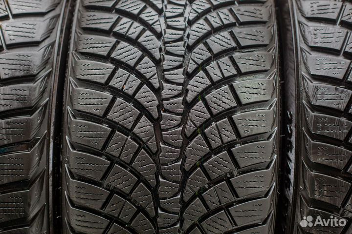 Kumho WinterCraft WP71 225/45 R17 и 245/40 R17 91H