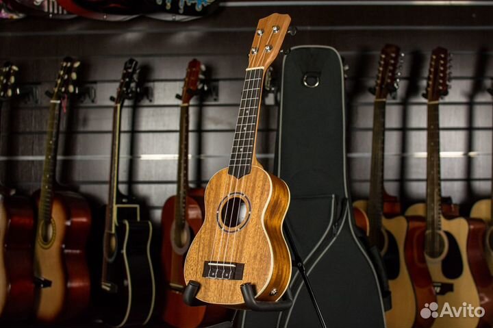 Укулеле с подключением Fabio + Аксессуары