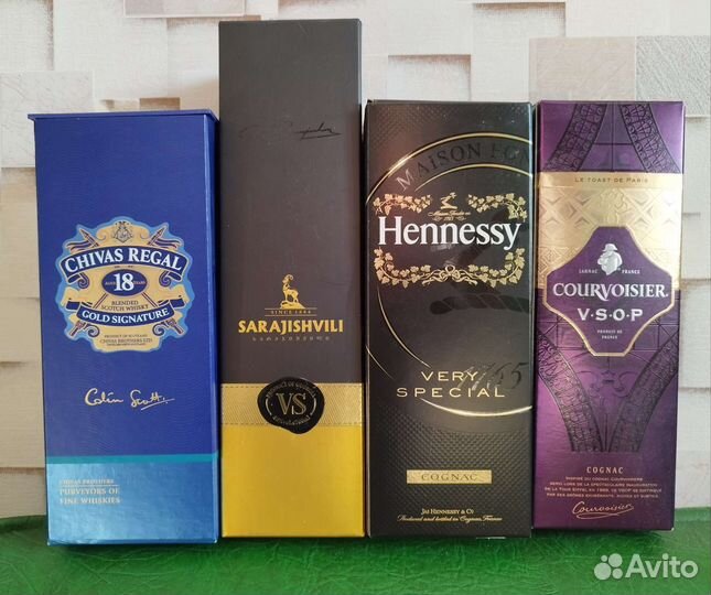 Бутылки и коробки от элитного алкоголя