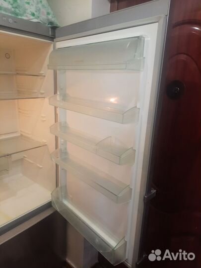 Холодильник liebherr