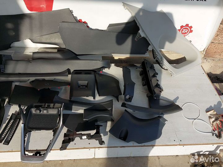 Toyota Rav4 XA50 Обшивка салона