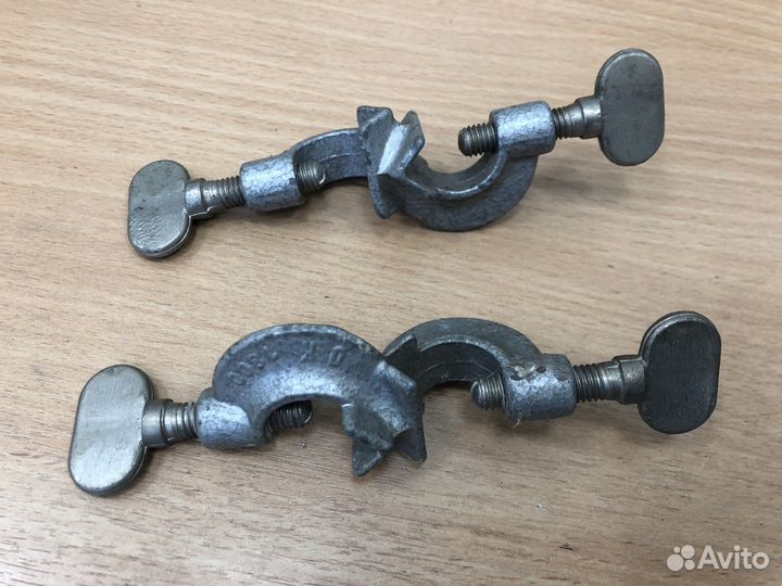 Фиксатор для лапок и колец к штативу