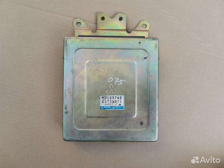 Блок управления двигателем Mitsubishi Colt 4