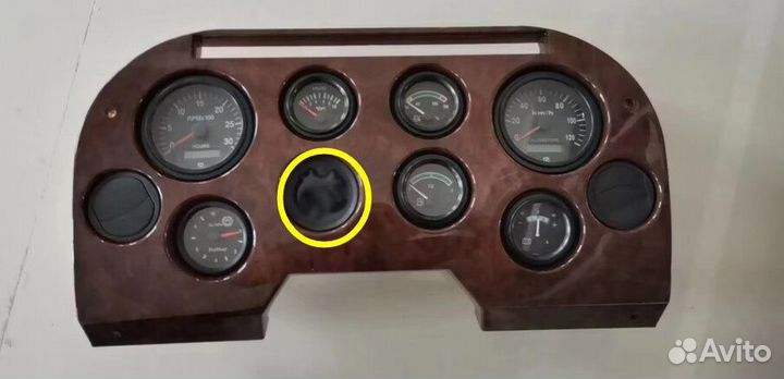 Панель приборов кабины водителя автокрана xcmg QY