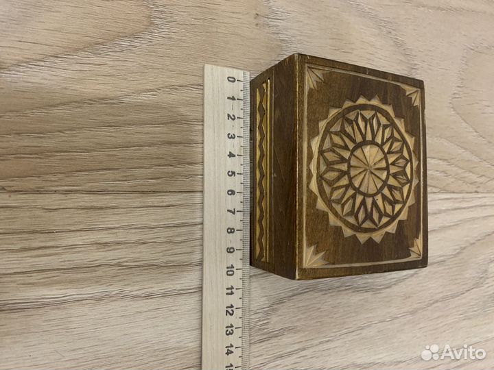 Шкатулка деревянная