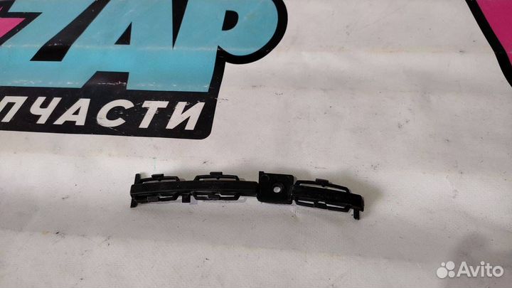 Пластик Ford Escape 4 CX482 2020 LB5B-S02684-AG