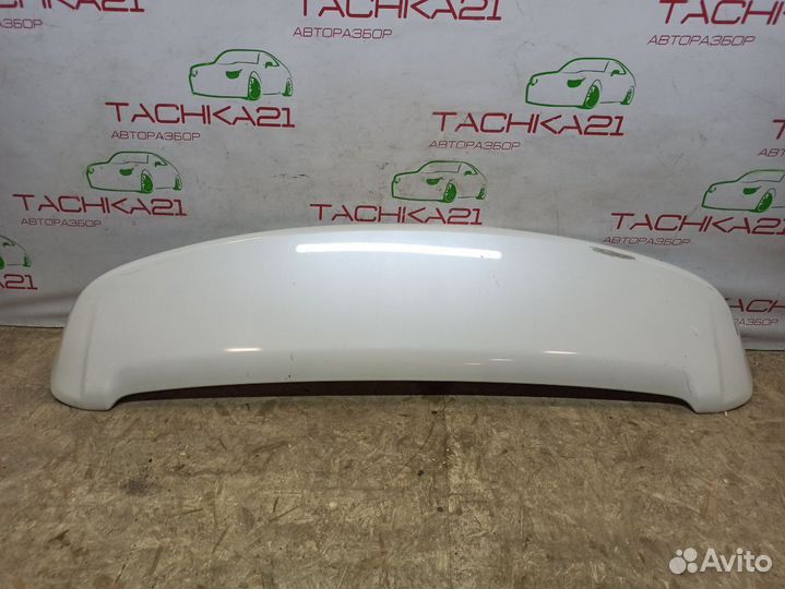 Спойлер крышки багажника Toyota Land Cruiser 200