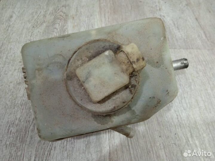 Главный тормозной цилиндр Opel Vectra B 2000