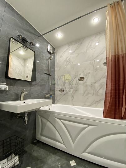 2-к. квартира, 42 м², 14/17 эт.