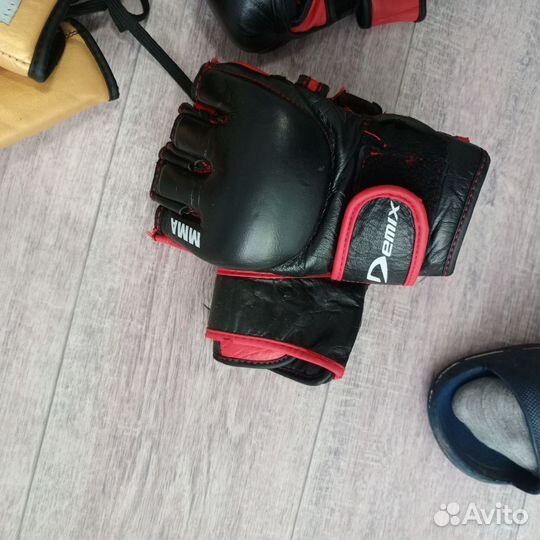 Боксерские перчатки
