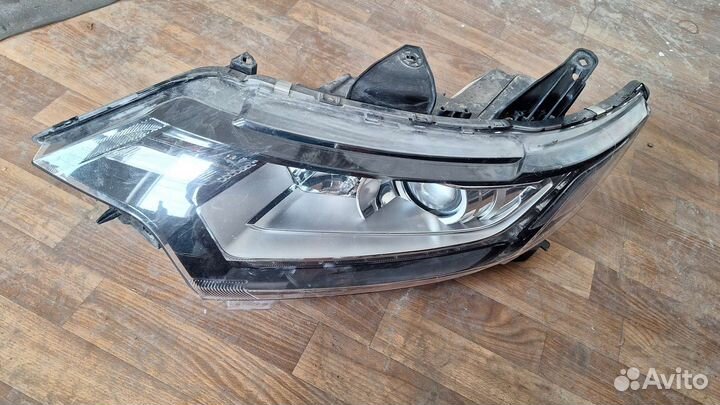 Фара левая Мицубиси Аутлендер 3