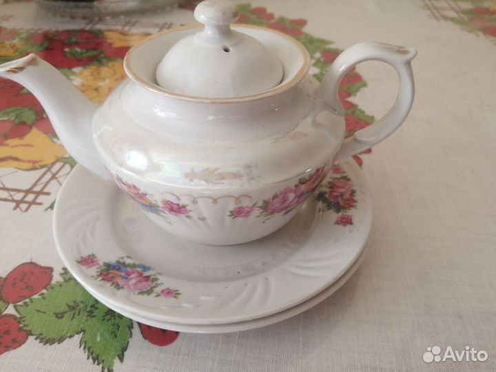 Набор столовой посуды бу отдам бесплатно