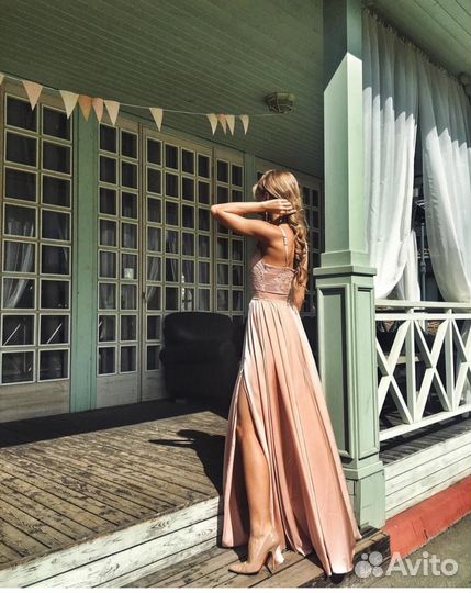 Платье персиковое на выпускной свадьбу S