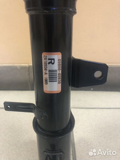 Пневмостойка lexus rx300 задняя правая