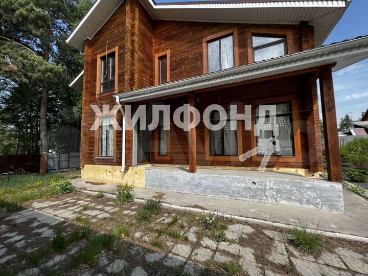 Дом 273,3 м² на участке 28 сот.